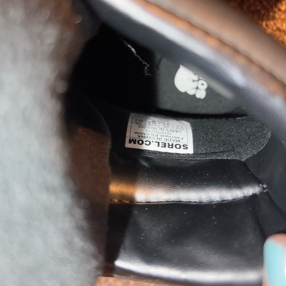 sorel boots - Picture 3 of 7